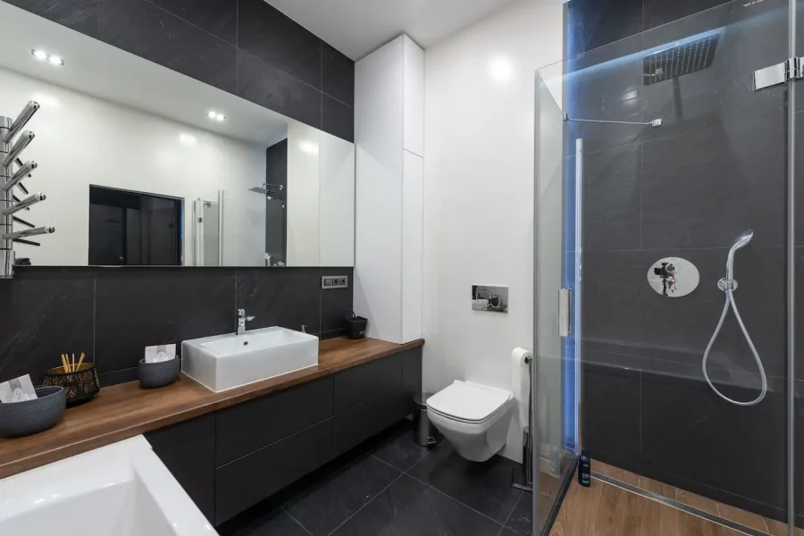 Zobacz, ile kosztuje montaż kabiny prysznicowej: Koszt, rodzaje i porady